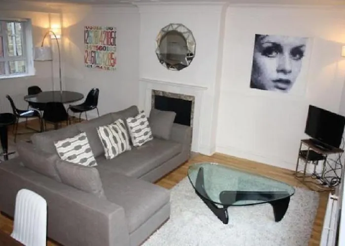 22 Stanhope Row Apartment
